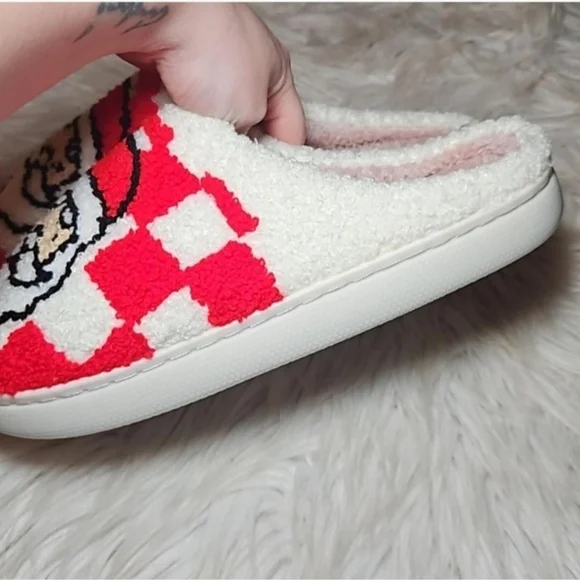 🎅🎅Santa Checkered Christmas Slippers🎅🎅 - Picture 4 of 9